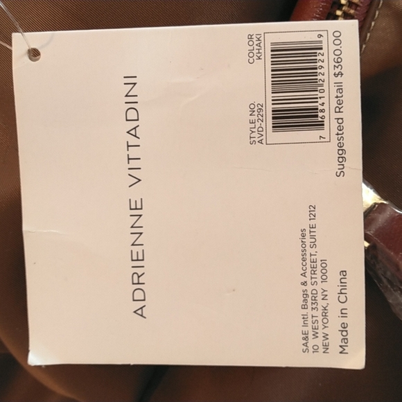 Adrienne Vittadini Quilted Duffle New with tags. - Picture 14 of 14